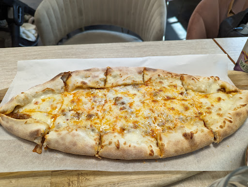 Photo of B Beirut Meza,Catering & Sweets - Hallonbergsplan 12, 174 52 Sundbyberg